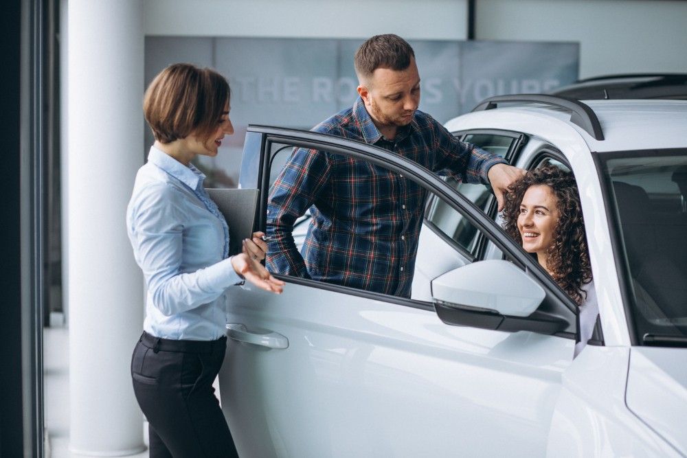 Makina me qera ne Tirane, Shqiperi